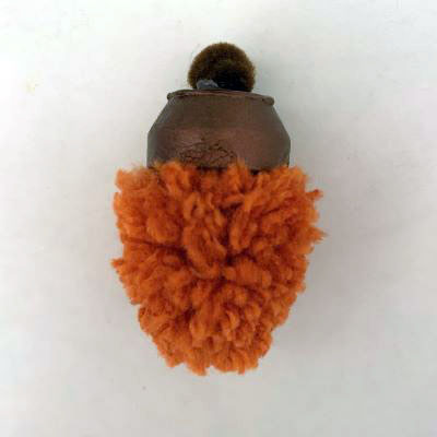 photo of the finished acorn pom pom craft