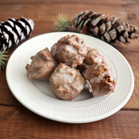 Glazed Gingerbread Muffin Bites