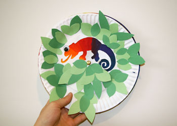 paper plate chameleon