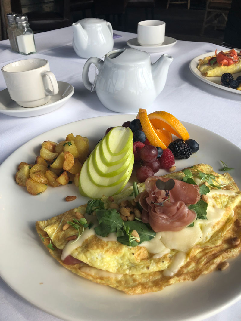 Breakfast at Eagle's Eye.