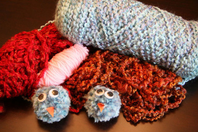 Paper Plate Bird Nest: Pom Pom Birds