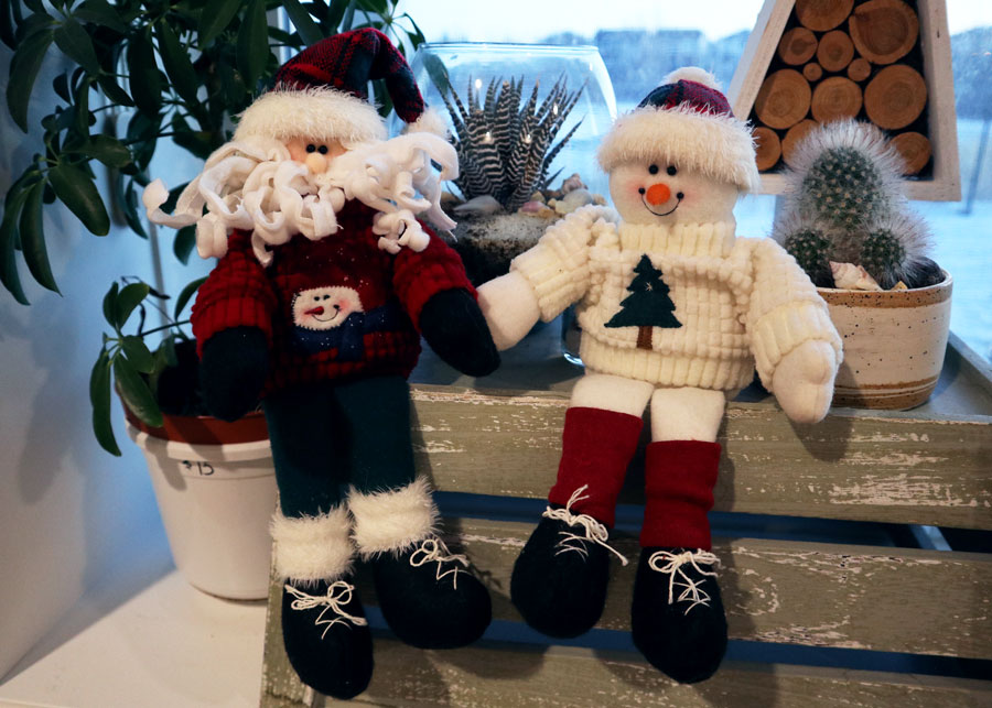 Decorating: Snowman and Santa Claus