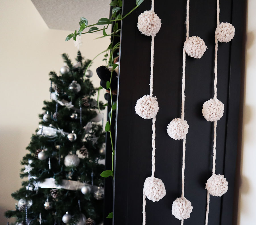 Decorating: Wooly Winter Pom Poms Craft