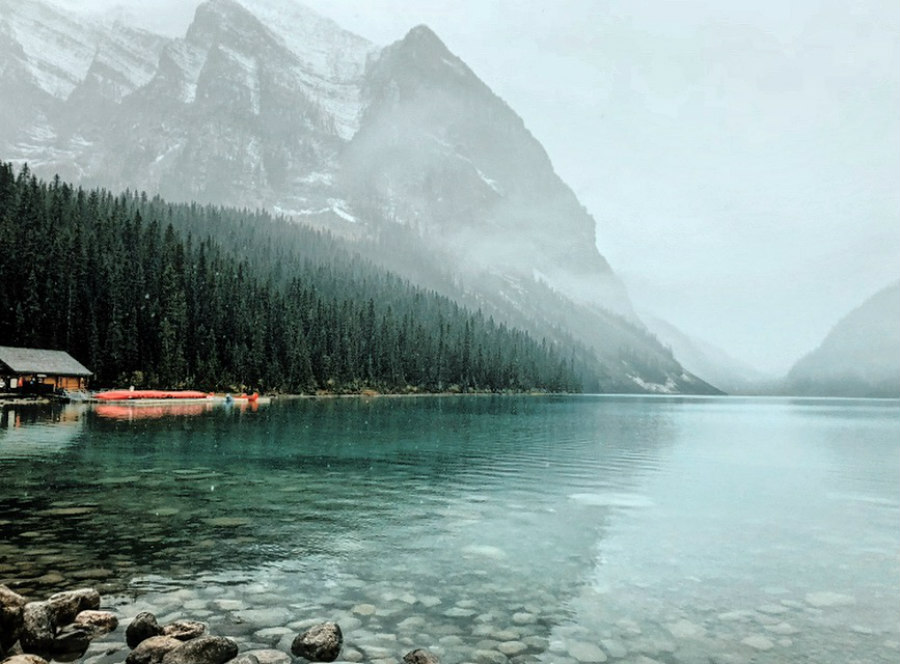 lake louise landscape photo