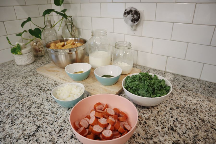 Ingredients for zummaborscht