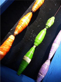 paper beads - photo by Hampasragnar
