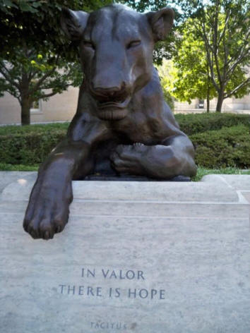 lioness statue - image from Wikipedia