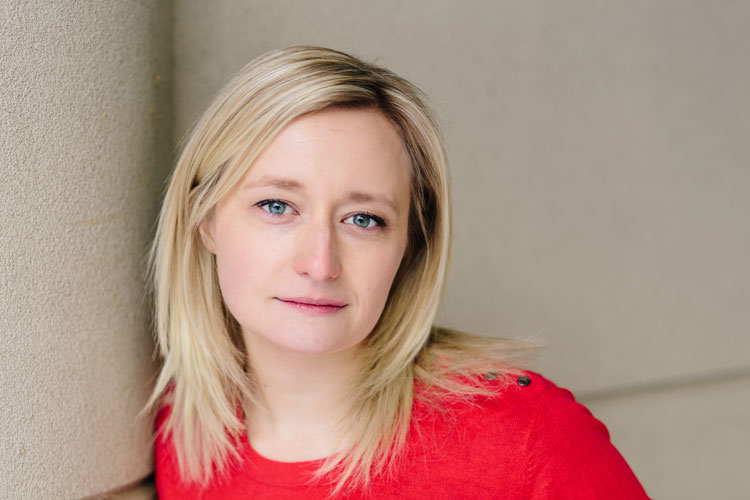Delia Barnett Headshot